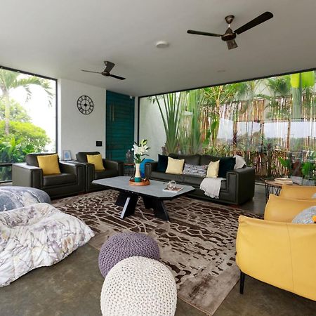 Open House By Stayvista - Nestled In Nature, Featuring A Swimming Pool & Expansive Lawn For A Serene Retreat Shikrapur Buitenkant foto