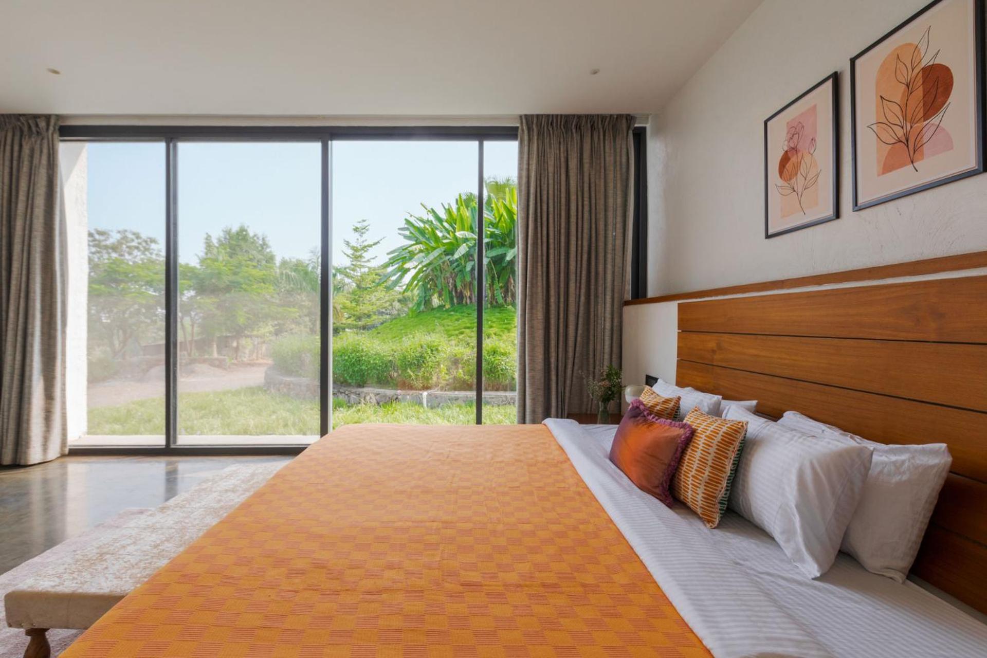 Open House By Stayvista - Nestled In Nature, Featuring A Swimming Pool & Expansive Lawn For A Serene Retreat Shikrapur Buitenkant foto