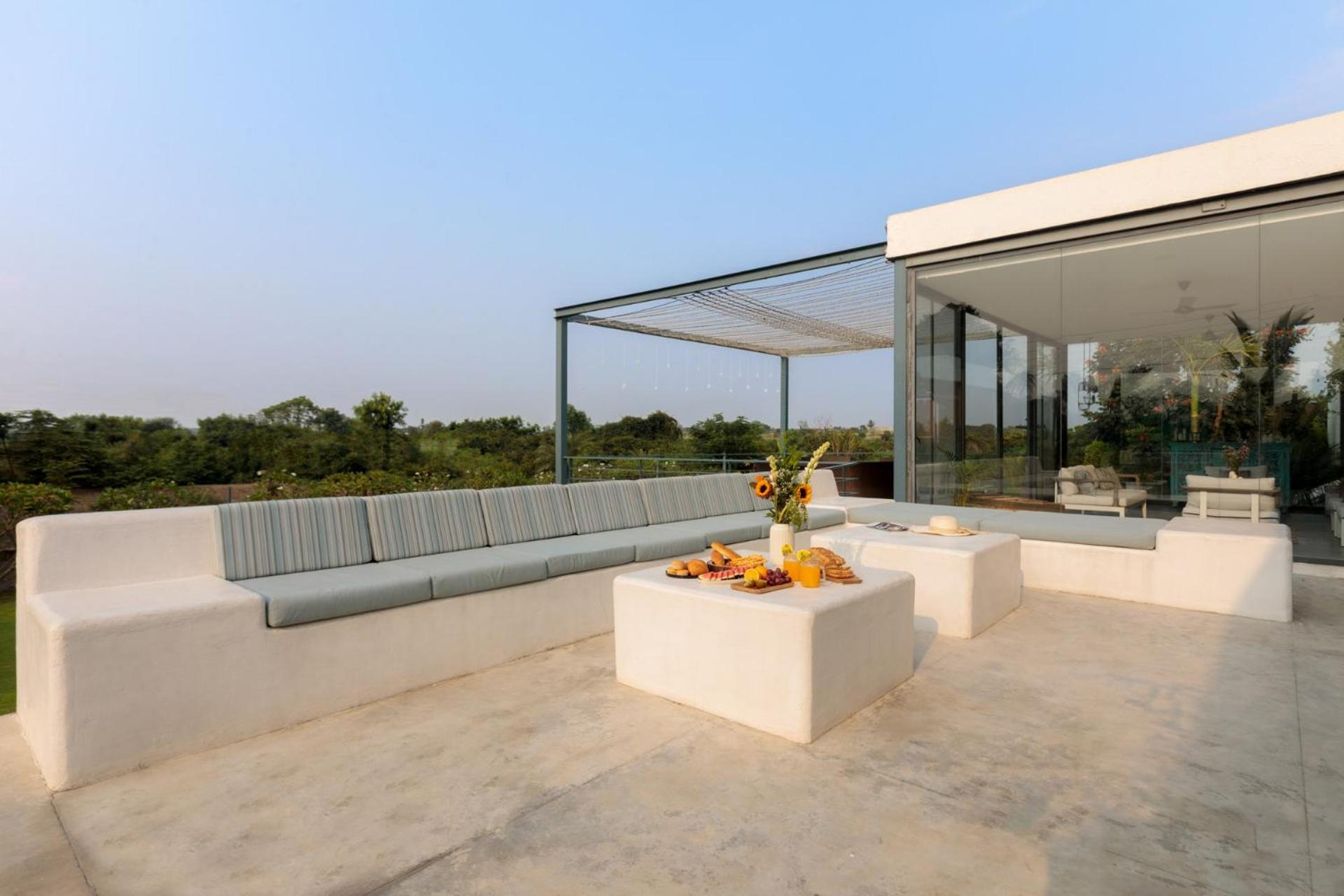 Open House By Stayvista - Nestled In Nature, Featuring A Swimming Pool & Expansive Lawn For A Serene Retreat Shikrapur Buitenkant foto