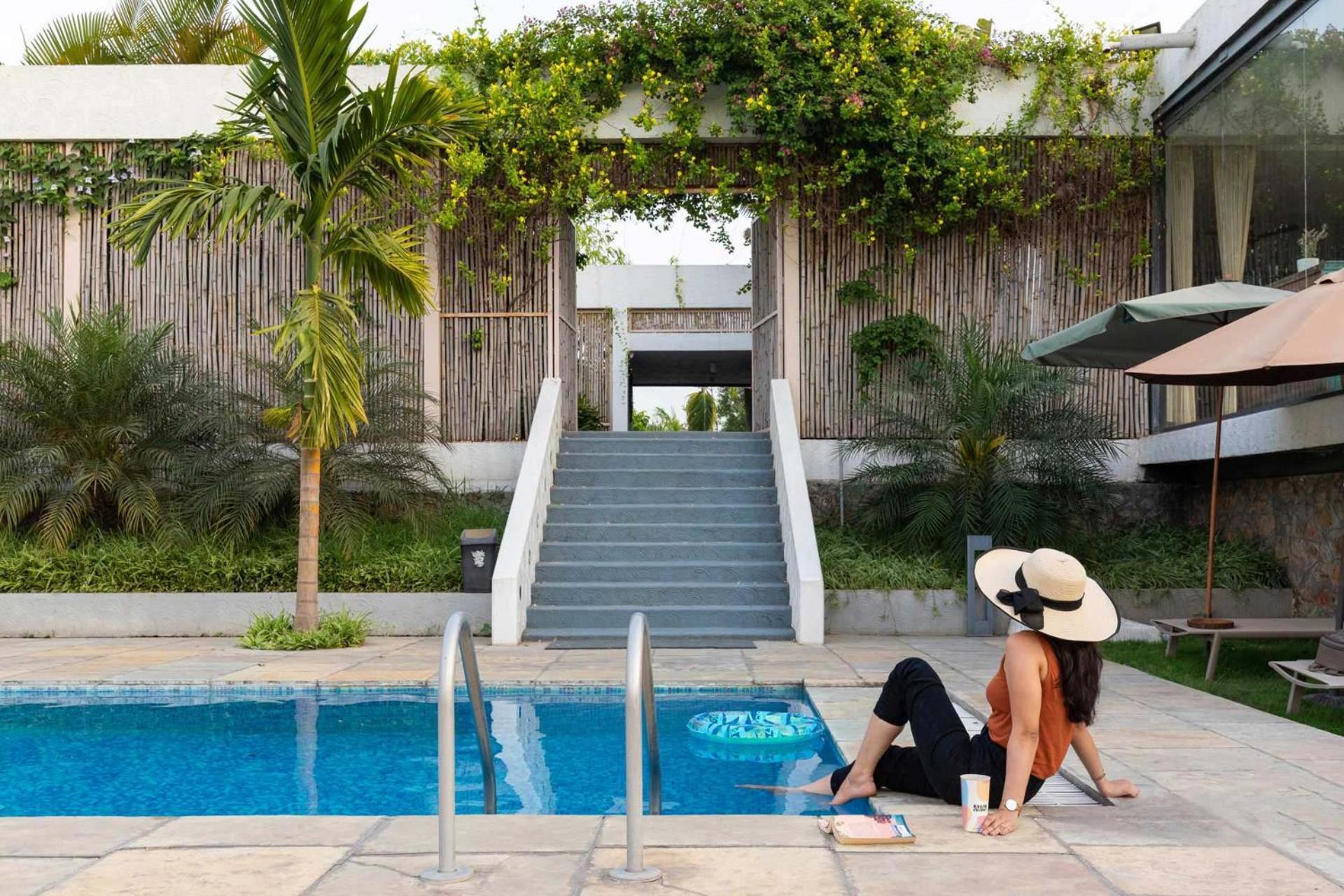 Open House By Stayvista - Nestled In Nature, Featuring A Swimming Pool & Expansive Lawn For A Serene Retreat Shikrapur Buitenkant foto