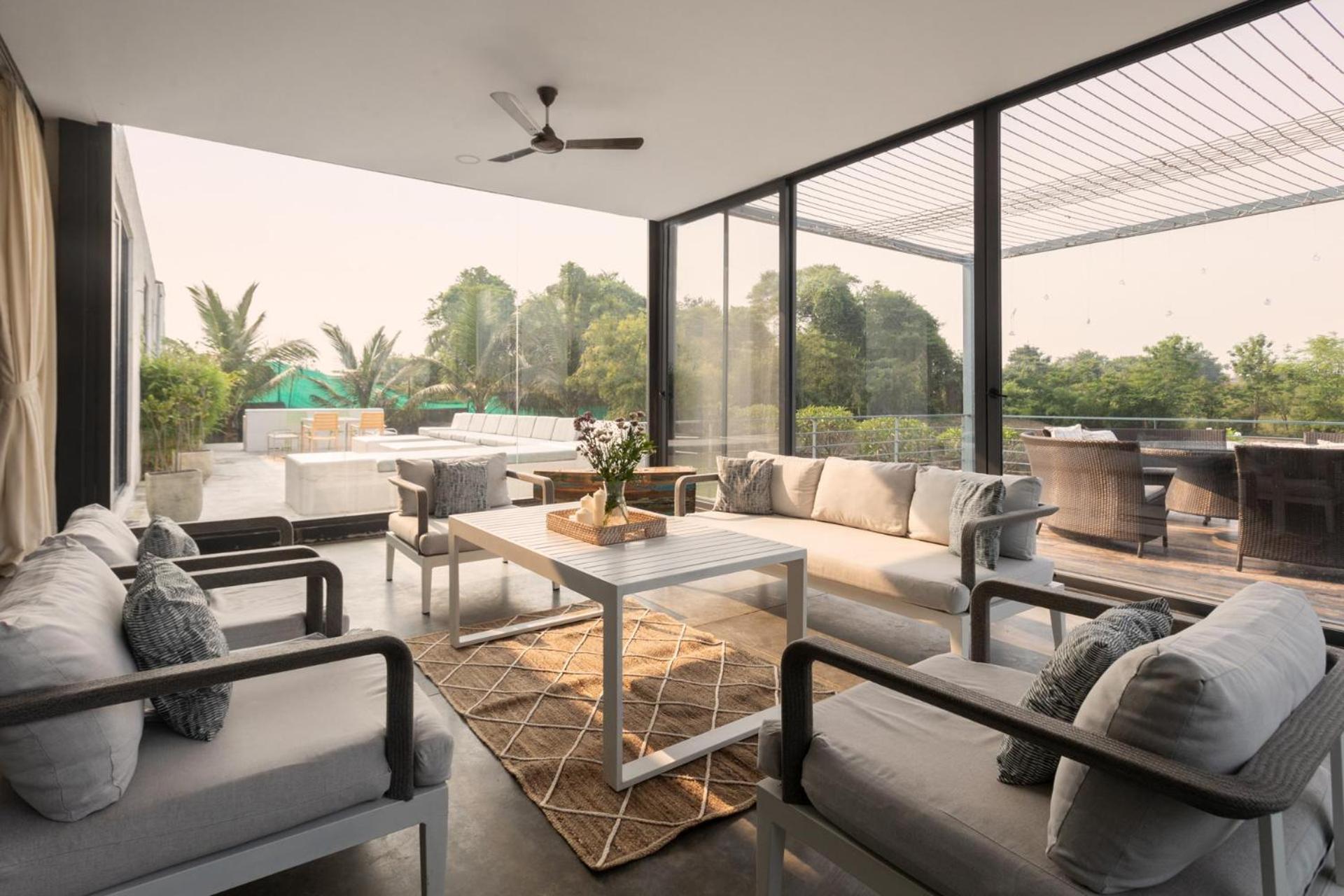 Open House By Stayvista - Nestled In Nature, Featuring A Swimming Pool & Expansive Lawn For A Serene Retreat Shikrapur Buitenkant foto