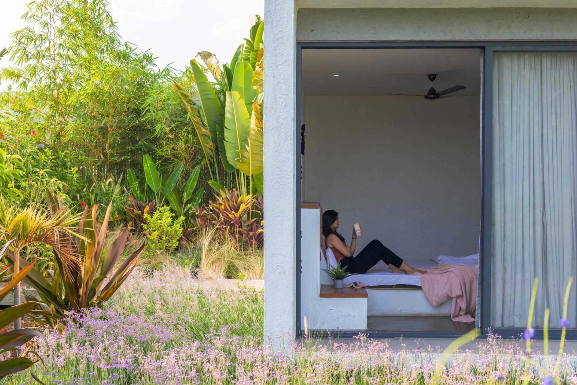 Open House By Stayvista - Nestled In Nature, Featuring A Swimming Pool & Expansive Lawn For A Serene Retreat Shikrapur Buitenkant foto